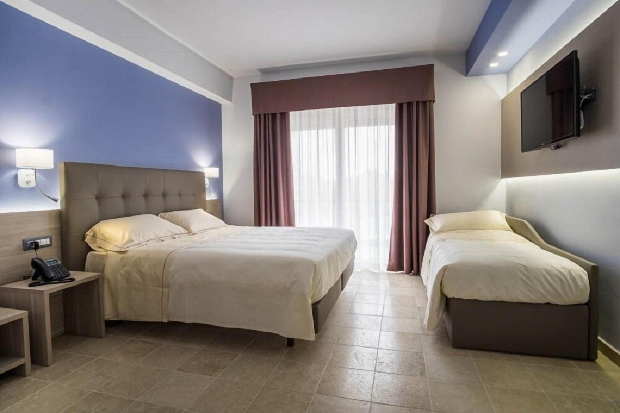 Netum Hotel Noto Bagian luar foto