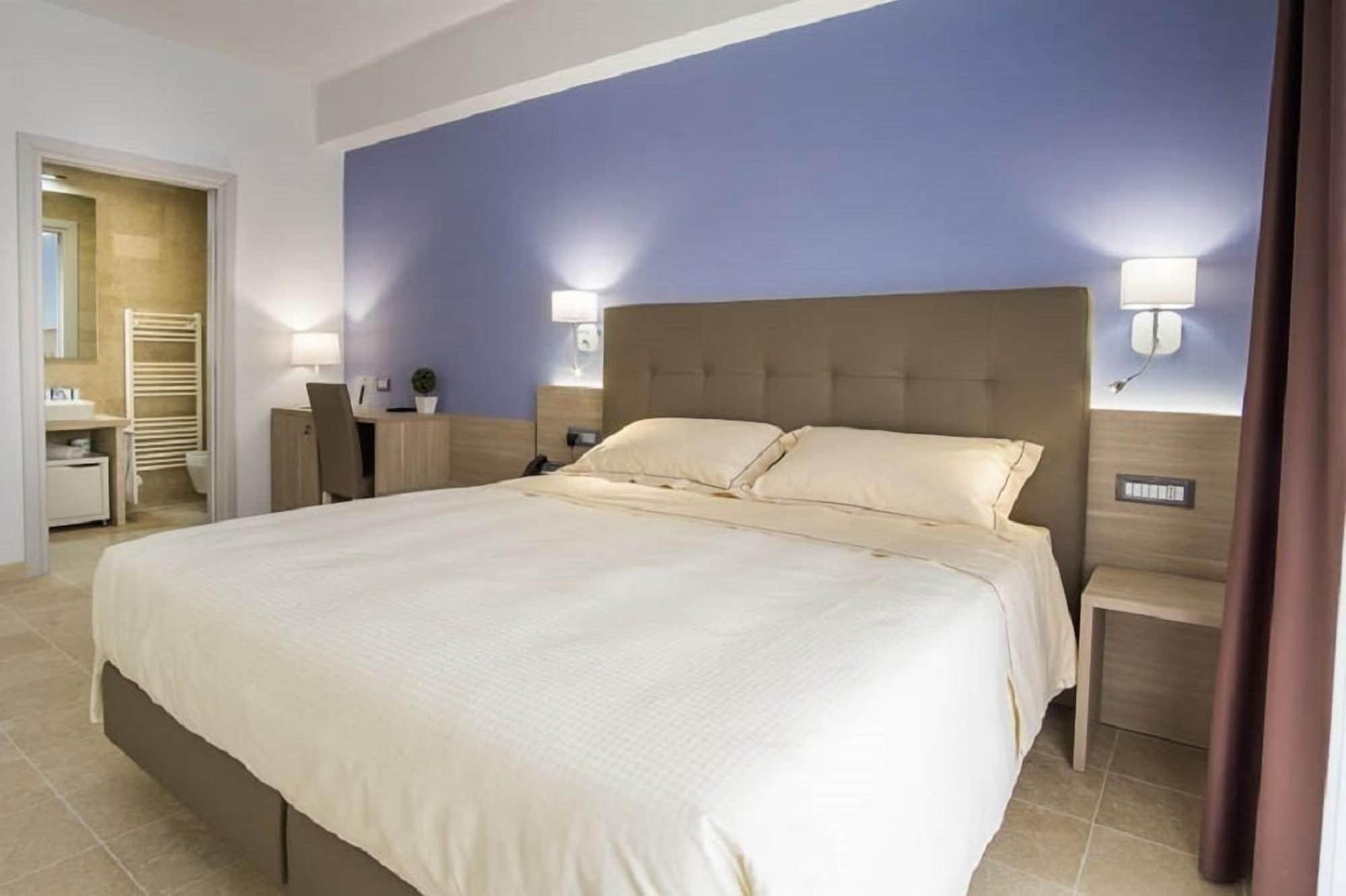 Netum Hotel Noto Bagian luar foto
